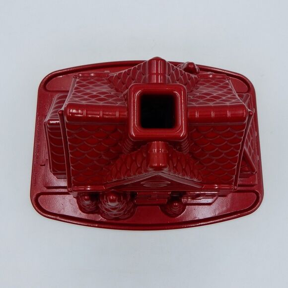 Nordic Ware Holiday Red Cast Aluminum Gingerbread House Bundt Cake Pan - Picture 3 of 9